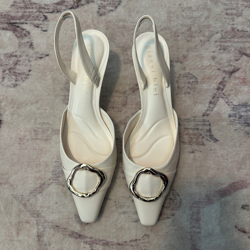 Gianni Bini Kitten Heel
